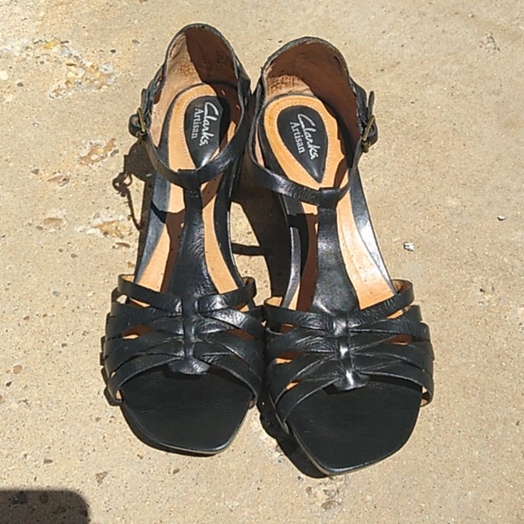 CLARKS Artisan Sandals - Picture 2 of 7